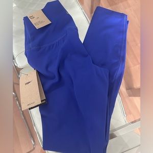 NWT | Nike Women’s Yoga Leggings Size S